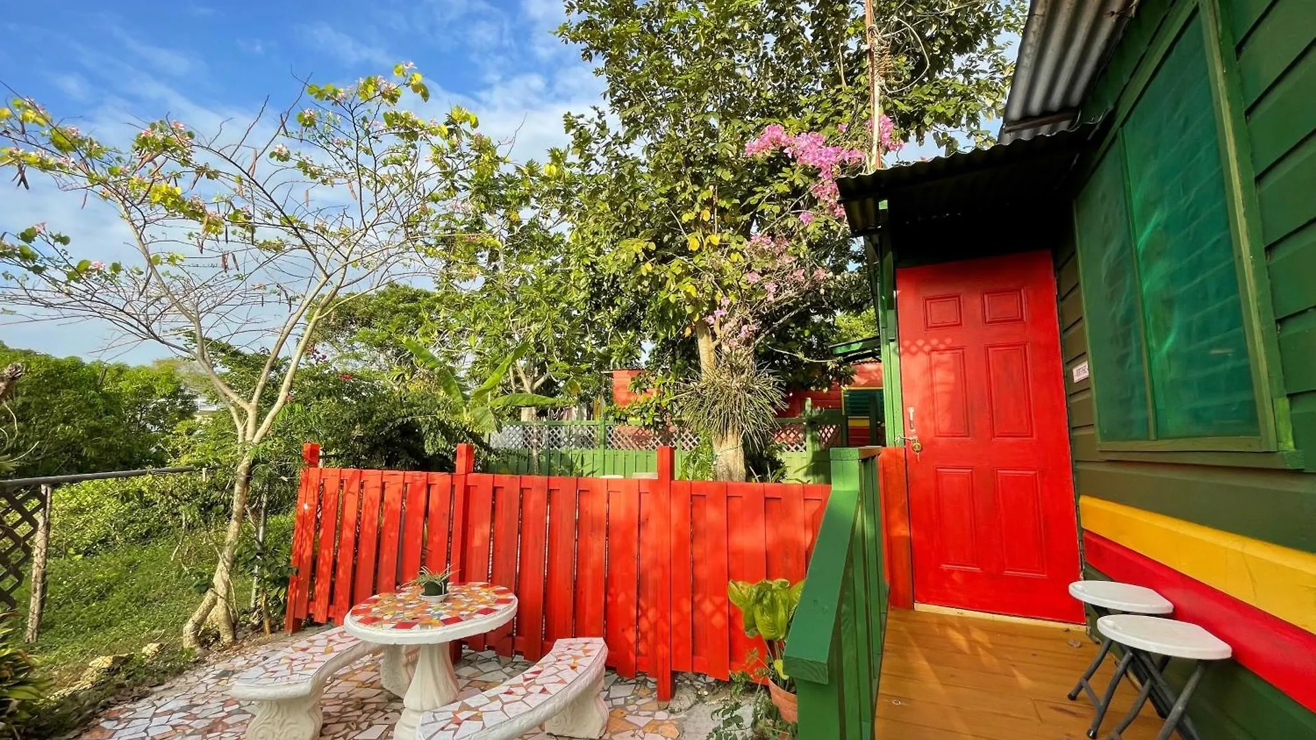 Judy House Cottages And Rooms Hostel